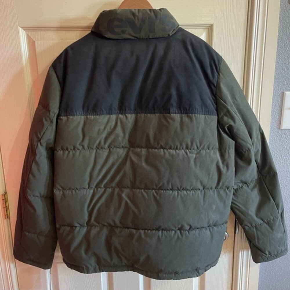 Levi’s puffer jacket - Picture 4 of 5